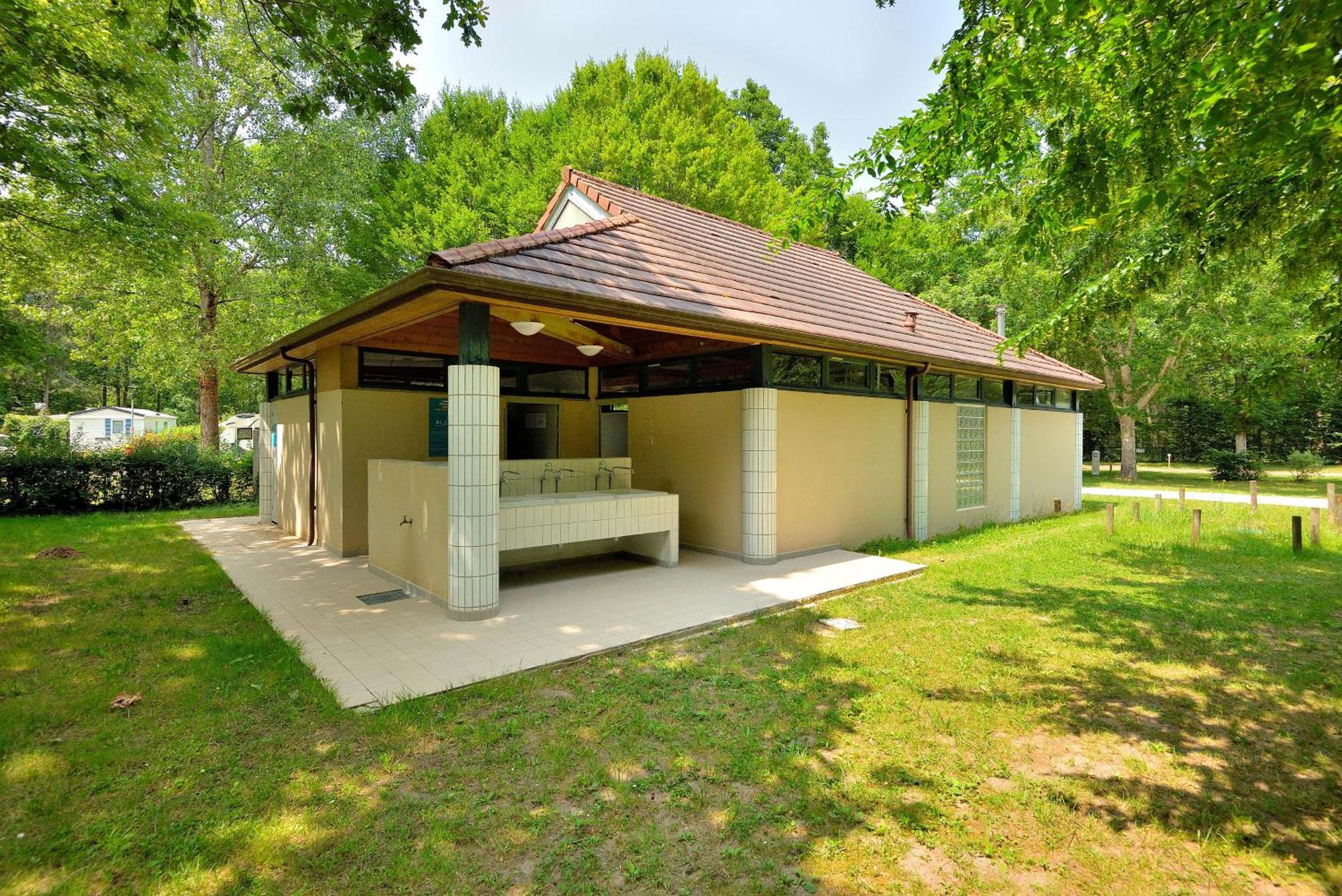 Camping Etang De La Vallee Combreux Exterior foto